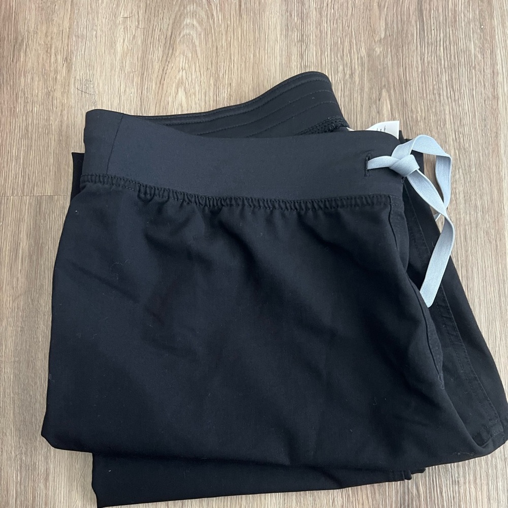 FIGS LIVINGSTON BASIC SCRUB SIZE L BLACK